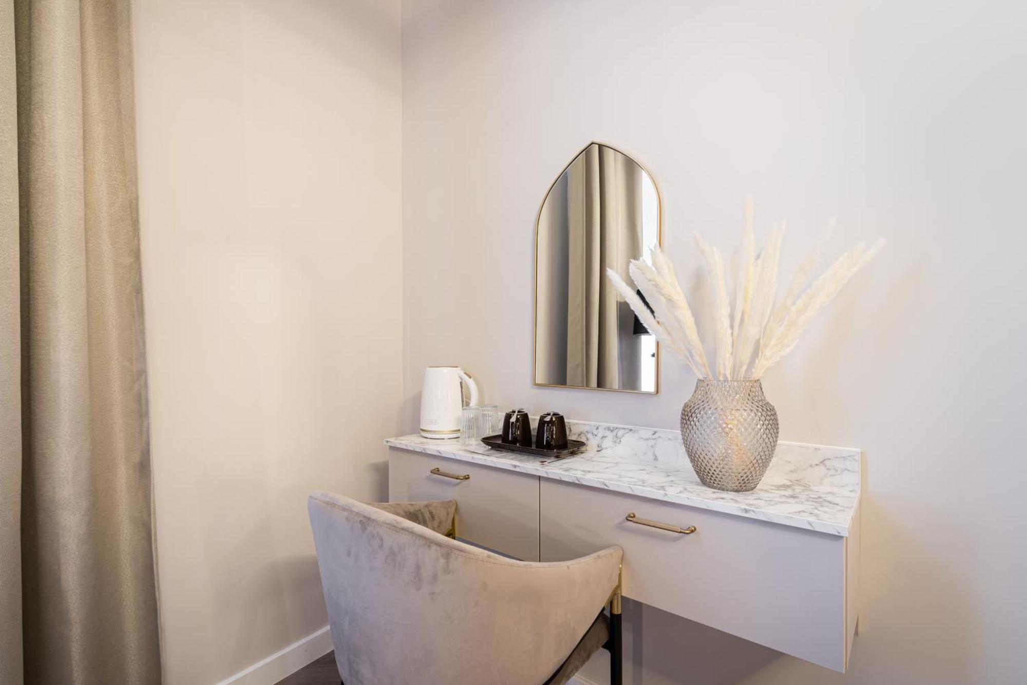 Timeless Boutique Suites By Bqa Budapest Eksteriør bilde